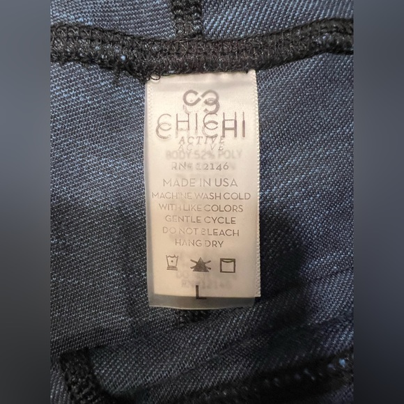 Chi Chi Active Wear Crop Yoga Pants women’s large (fit like medium) - Picture 7 of 8